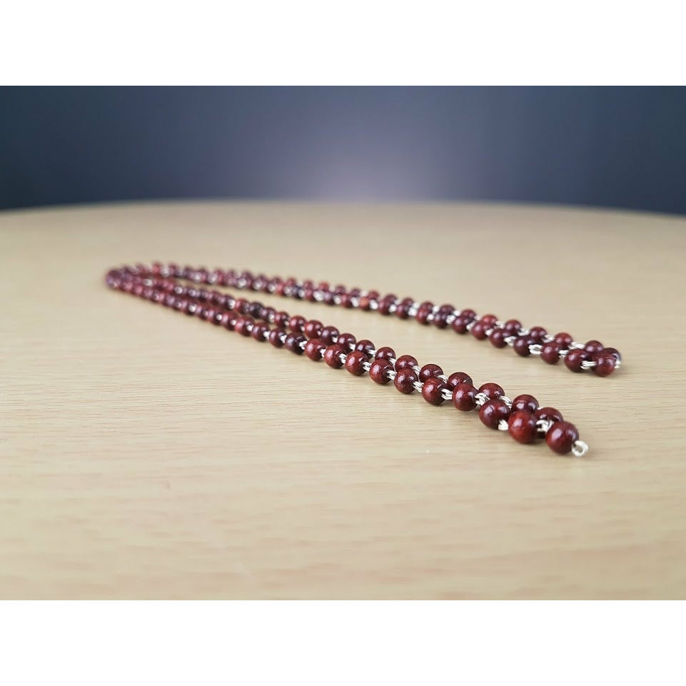 Beautiful mala made of noble red sandalwood - in fine silver to Mala